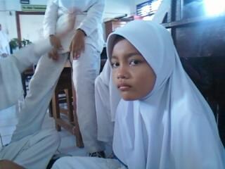 nupiha's tweet image. @AlumniKB5 nihh cewe curcolB-)♥☀