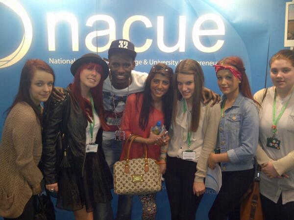 Wretch32's tweet photo. Pow RT @TaylorDobsonxo: @rumneek_x @19becky95 @_jadegreiner @ @KatieReeve95x @wretch32 xxxxx http://t.co/wYhDajgaZI