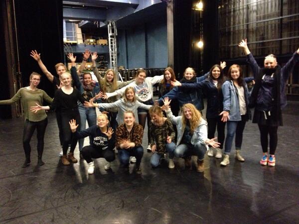 Just haft Midgårdsskolan i Umeå på studiebesök. Vill du också komma hit med ett skönt gäng? Hör av dig! #dansenshus