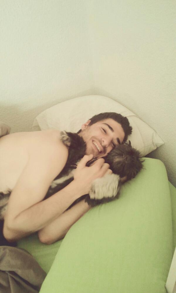 lauselles's tweet photo. Mimos entre Jurkito y @fernigs Ohhhhh <3 http://t.co/yik4uFaj5Z