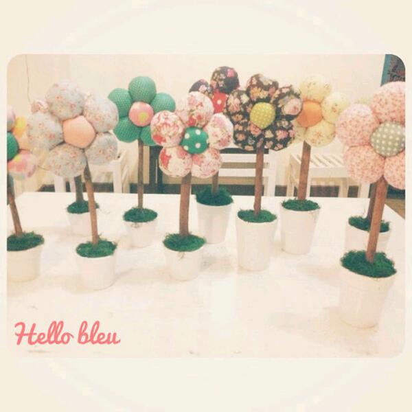 hellobleu's tweet photo. Kalo kita adain workshop di jakarta bikin topiary fabric flower gini..hehe siapa kira kira yang mau ikutan??hehe http://t.co/v30sOiPqmP