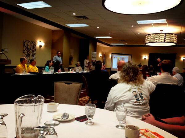 ColeCurrier's tweet photo. Meeting with an area-wide group of @BNISTL chapters this morning. http://t.co/71ZrEkWueF