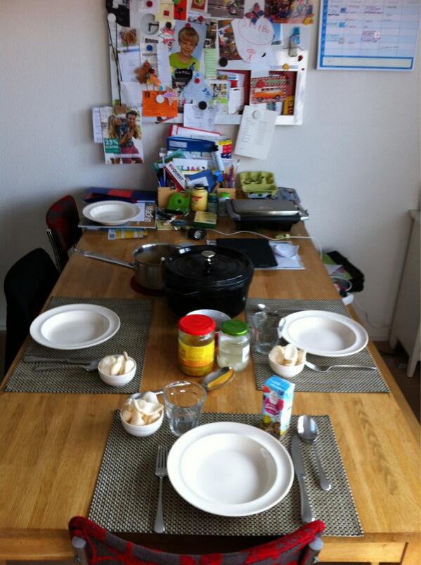 iljakramer's tweet photo. Pappa maakt nasi #24radboud http://t.co/BwGBrCFNdj