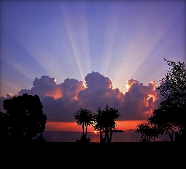 "<a href="/birdahabak/">National Türkiye</a>: Muhteşem bir gün batımı...Korfu Adası. "