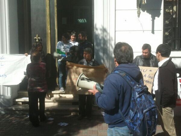 BioBioFENAPO's tweet image. Toma del Serviu pobladores y trabajadores en toma SERVIU BioBio.