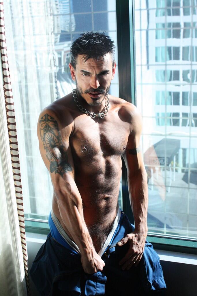 BIoX-0pCQAAgZYE.jpg:large