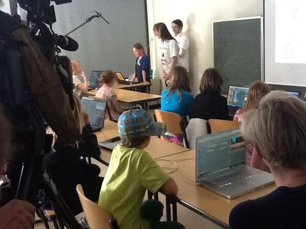 sophiethiebaut's tweet image. Trots op mijn Coder Dojo Diva Lune @ADMteam @MartineTempels @mtaeymans #coderdojobelgium #girlsinICT