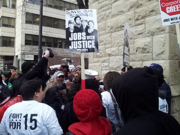 wiscmarina's tweet photo. Mke representing #strikefor15 http://t.co/6ijtAKkpYU