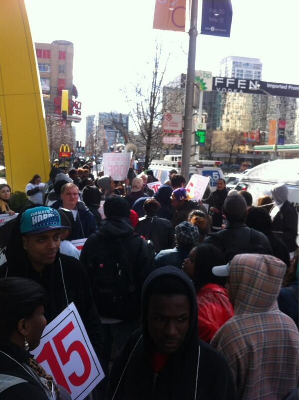 MidwestRyan's tweet photo. @HuffingtonPost #strikefor15 striking at McDs. 15 &amp; a union!!! http://t.co/GZJbAsN0rZ