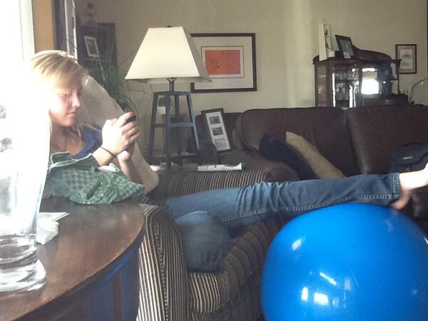 Sara_cCopeland's tweet photo. I work out!!! #sexyandiknowit http://t.co/a6L6Lo7SXd