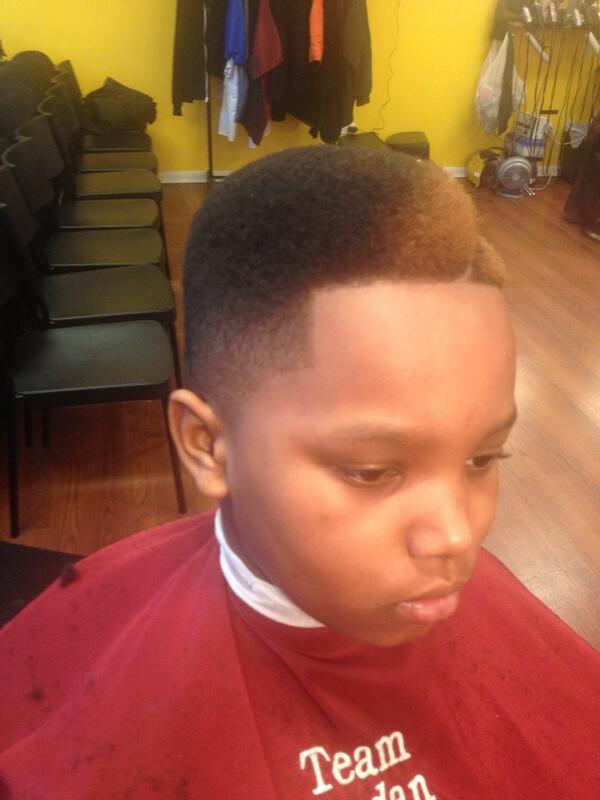 godfatherc23's tweet photo. #hitop #juicecut #fades http://t.co/cGKzEleZq0
