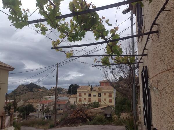 riscor90's tweet photo. Menudo día hace de frioo http://t.co/9Sx10ia117