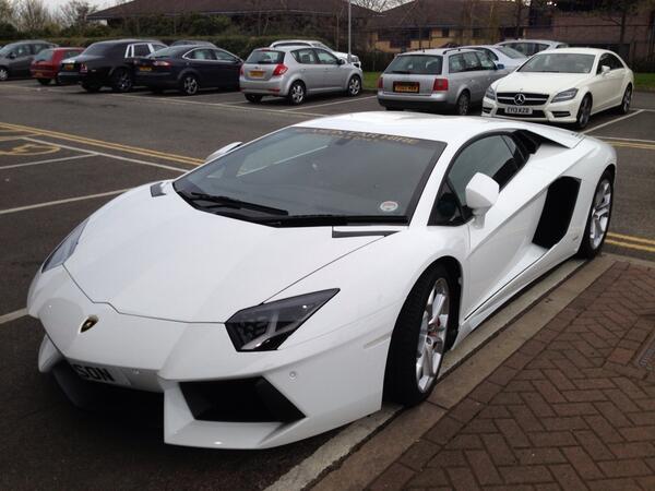 LondonLifeTV's tweet photo. Season Car Hire's latest addition Lamborghini Aventador, rent it by the day, week, month http://t.co/F1y1DirWJb
