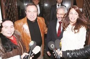 zeynep5eser's tweet photo. Babam Cem Beşerler Zafer Ergin ve ben :)) http://t.co/71L9KdPZje