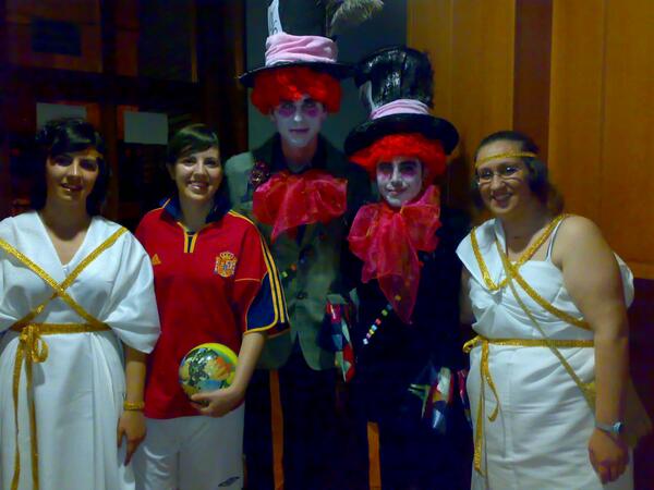 nandointhezone's tweet photo. @Anen90 @danielme91 @veropargar92 @danist10 @Blancuxi91 #SinBlancuxiNoHayRetreta :) http://t.co/9jRlJR1Slp