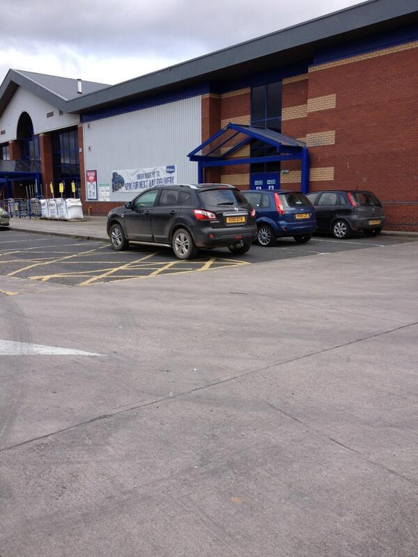 biscuitsncheese's tweet photo. @YPLAC at Wickes in Hereford. The carpark is practically empty yet this dick still can't park properly http://t.co/fXBO5b46y8