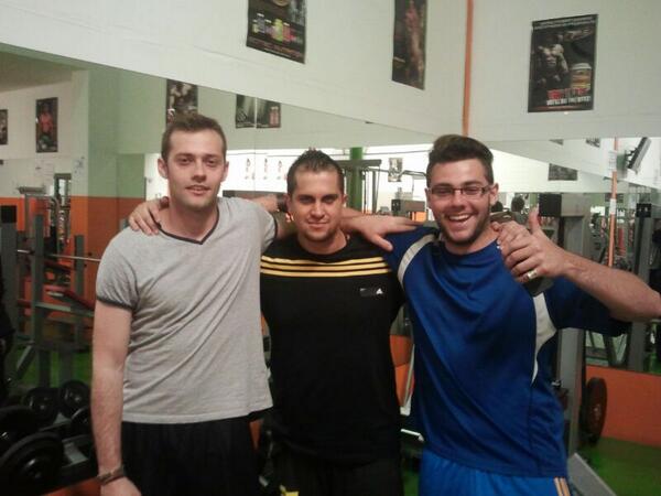 gymfactorysfh's tweet photo. Con mis amigos jonny y su hermano pedro http://t.co/P5Bk3fezjb