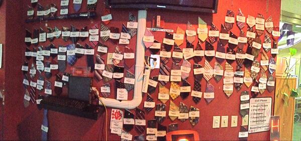 EricTTung's tweet image. Don't wear a tie! #ZapposTour @Zappos