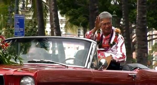 Sen. Akaka was Grand Marshall at the Prince Jonah Kūhiō Kalanianaʻole Day parade.  youtube.com/watch?v=iDdK_c…