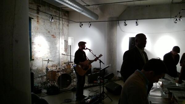 LaunchGradShow's tweet image. Food, drinks, music and a room full of creatives. What could be better? Come join us! Open til 9.