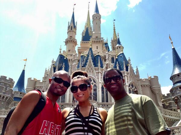 KimmyBOfficial's tweet image. #MagicKingdom Flow w/@benjibrown1 &amp;amp; @six21ent!!! #MorningShowMagic #WorkPerks @99JAMZWEDR @waltdisneyworld