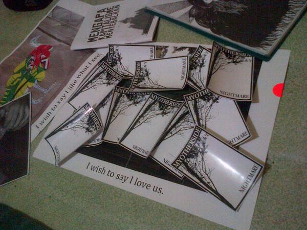 Hi mate! Bagi-bagi stiker a.K.a gambar tempel kitahhhh :)))