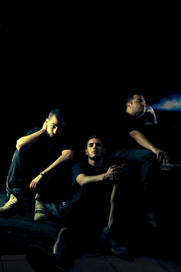 "Sudakillah meets El Frente" DESCARGA GRATUITA EN:
elfrenteunversoyunabrazo.com