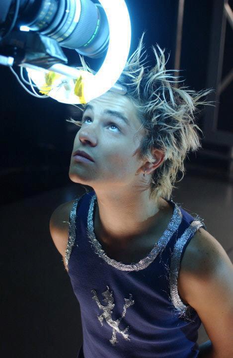 ejercitoFelipeG's tweet image. aca les dejo una super foto del idolo @FelipeColombo en videoclip #ParaCosasBuenas