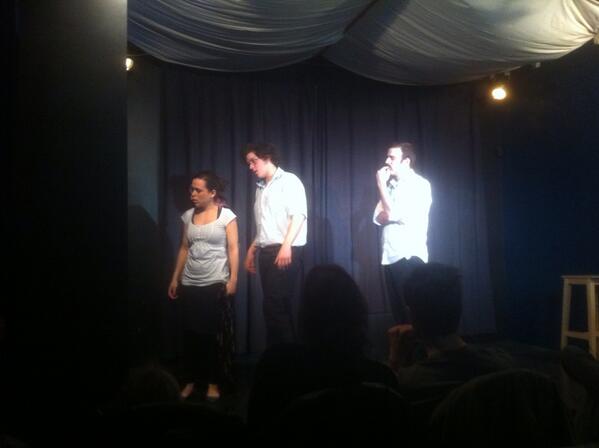 ImproMontreal's tweet photo. Où est la jeune dame sans petites culottes? http://t.co/ew1lX3ntbz