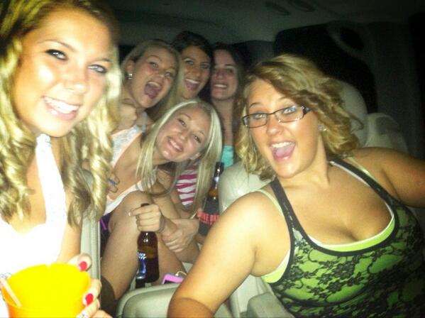EmmaMariyah's tweet photo. Welp welcome home Megan #WhiteGirlWasted  @ChelseaClark11 @maemaelea @BrittanyValor @KateFranklin3  @H_Hoffman1011 http://t.co/thzzjqWiUE