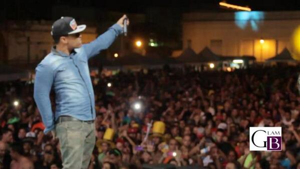 AMAROMUNDIAL's tweet photo. @PolaHector http://t.co/BaXGMi4mQO @IS_AMARO haciendo lo q mas nos gusta ..musica