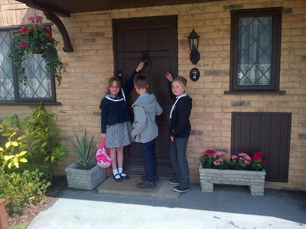SFPS_Didcot's tweet photo. 4 Privet Drive. Who lives here?! http://t.co/4YqvZBAU2S