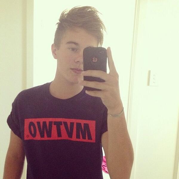 RickyLovesYall's tweet photo. Haha tried a different hair style for the day, people liked it! SWAG ;) http://t.co/25SHcOyEIH