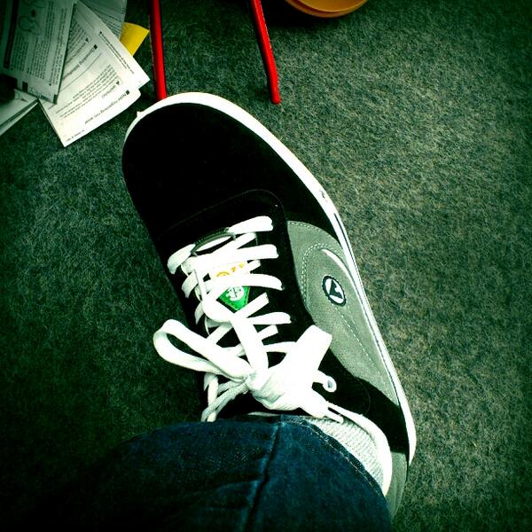 airwalk steel toe shoes