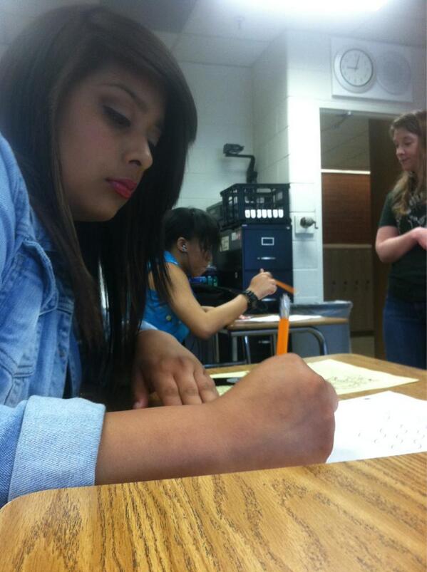 __AlmightyIcy's tweet image. Karen on her #MathGrind 

@OmfgItsKaren