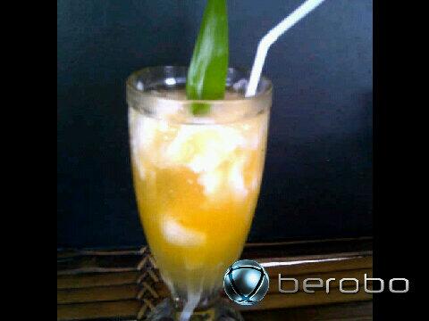 alumni_152's tweet photo. Es jeruk kelapa....enak buat temenin...malam malam gini...goood night alumni... http://t.co/ldW54lecIp