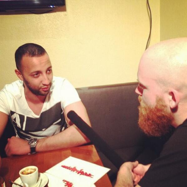 Hiphopde's tweet photo. [eun] #DuMaroc gerade live im Interview mit @ToxikKargoll - hast du eine Frage, die wir ihm stellen sollen? http://t.co/B2TV7zDBK1