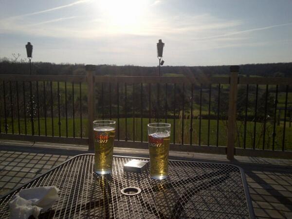 Nick_Rochefort's tweet image. @SeanDMurphy1 #2013golfyear #coldpints #birdiegolf