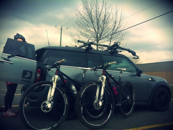 GarneauQc's tweet photo. Premier training de l'équipe @GarneauQc en vue du @TransRockies 2013. http://t.co/3BYMLfTRX1