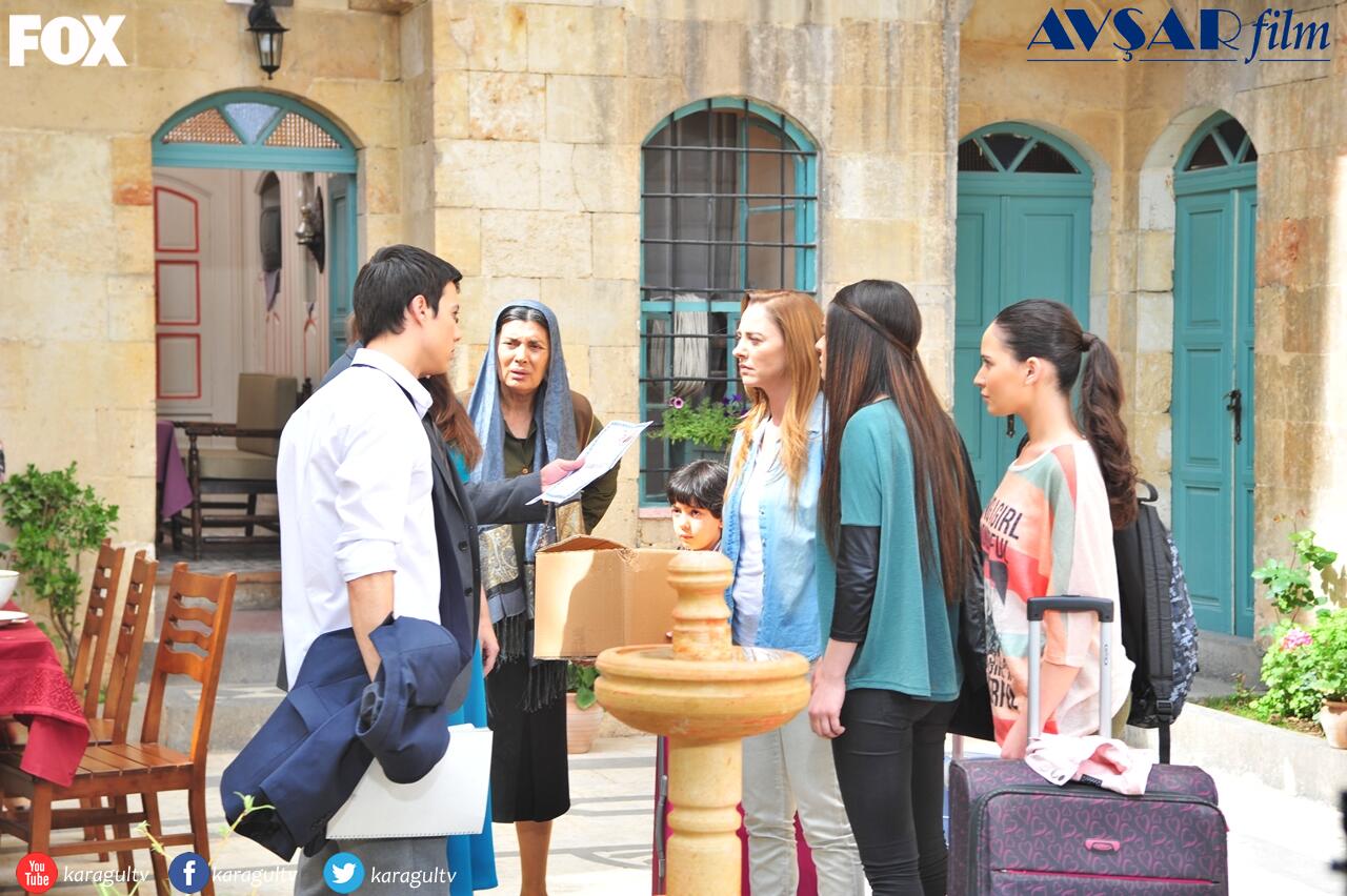 BIzetEeCEAAOyAo.jpg:large