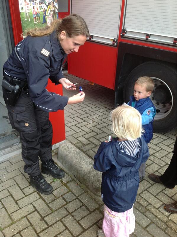 foilzone's tweet image. Politie is je grootste vriend!

Kom nu kijken op de Triosingel 34 in Culemborg!

RT = fijn!

#brandweer