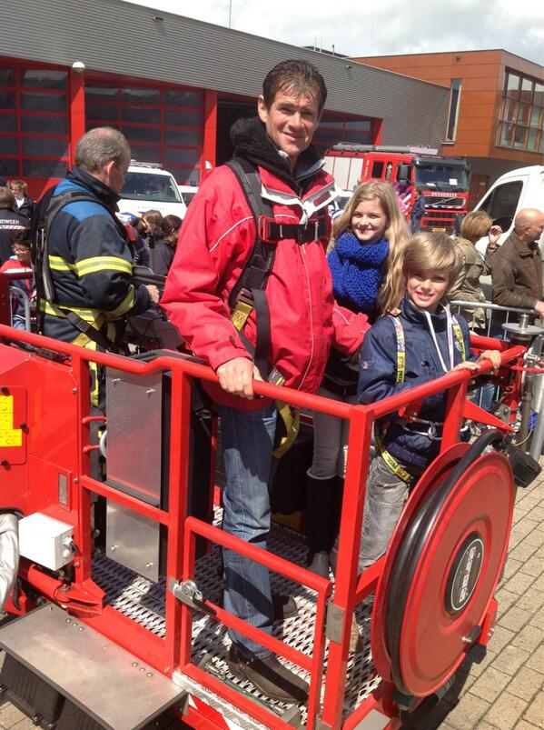 foilzone's tweet image. Klaar voor 35 meter hoogte?! 

Kom nu kijken op de Triosingel 34 in Culemborg!

RT = fijn!

#brandweer