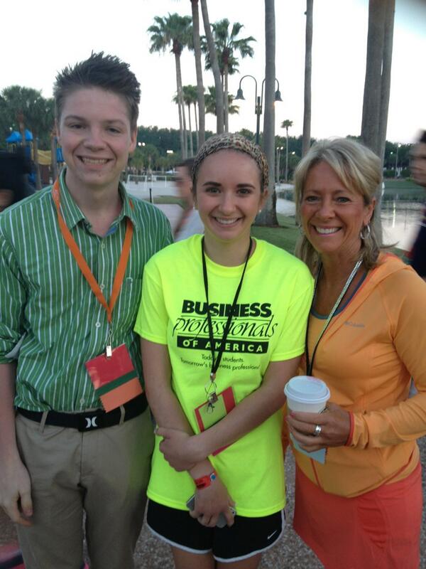 jackie_schiller's tweet photo. @SchillerClaire is freezing....in Fl.  Special Olympics walk. #wiMNinng #bpanlc http://t.co/gWHMuMy7g2