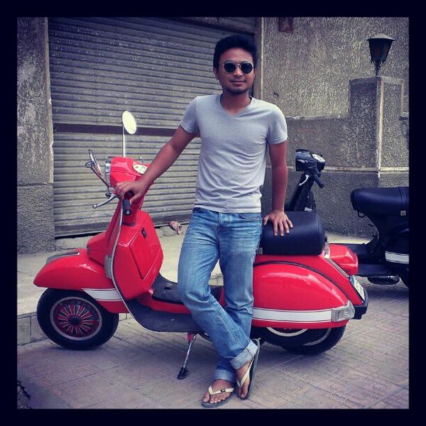 Say hello to @ALHeisenberg, proud of his #Piaggio #Vespa, show him some respect with a retweet! http://t.co/tgMyQMHYET
