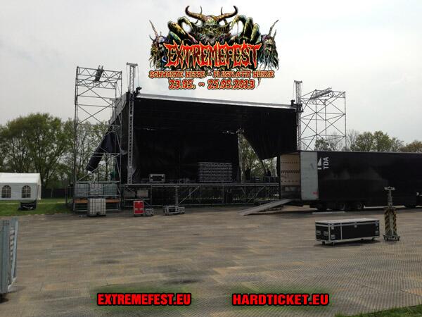 Extremefests's tweet image. #Extremefest 2013: Main Stage im Aufbau. / Main stage under construction. hardticket.eu #metal #festival