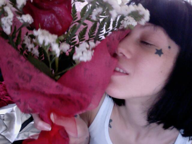 I got flowers today! A beautiful rose! God do I love presents! Thank you husband <3 http://t.co/6yux<a href="/tag/trueasphyxianoir"class="tags"><span>#trueasphyxianoir</span></a>