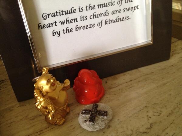 GratitudeTrust's tweet photo. The sweet reminders of my #faith travel with me. #blessings http://t.co/uKftZKt6zs http://t.co/llGUucPQON