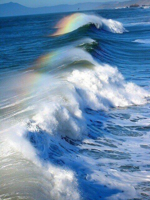 Sarkie96's tweet photo. "@ThatsEarth: Rainbow Waves http://t.co/VTCTzsgfrX"@marcell_coetzee