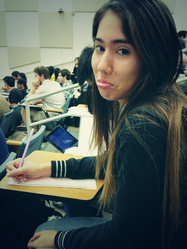 PatcyPatri's tweet image. Ya no mas examenes en UTSA 😭 #lasttest