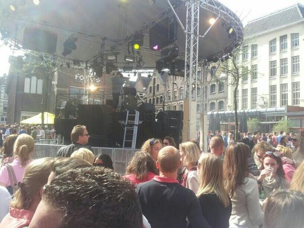 Peter_Hoolwerf's tweet photo. Was gezellig vandaag in #arnhem #korenmarkt http://t.co/sovbxgXW6i